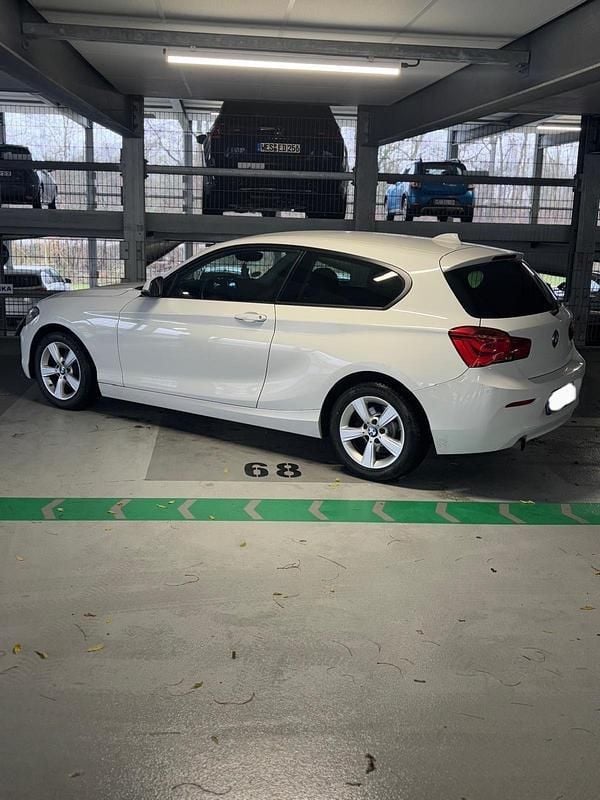 Weiß Gebraucht 2015 BMW 116 Kleinwagen | 9.000 € (Fairer Preis) - Bild 1/4