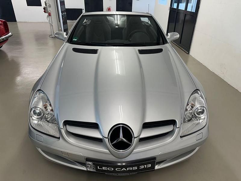 Gebraucht Mercedes SLK280 231 PS (169 kW) 2005 Silber Cabrio