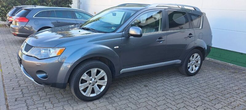 Grau Gebraucht 2009 Mitsubishi Outlander Instyle SUV | 3.890 € (Guter Preis) - Bild 1/4