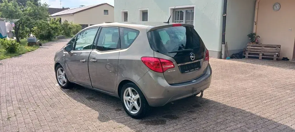 Gebraucht Opel Meriva Edition 110 PS (80 kW) 2010 Van / Kleinbus