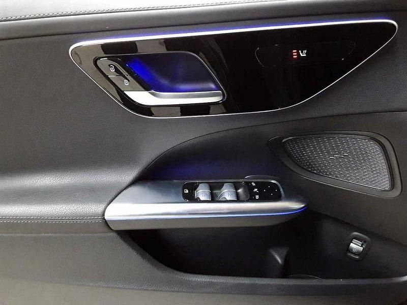 Gebraucht Mercedes C300 258 PS (189 kW) 2023 Schwarz Limousine