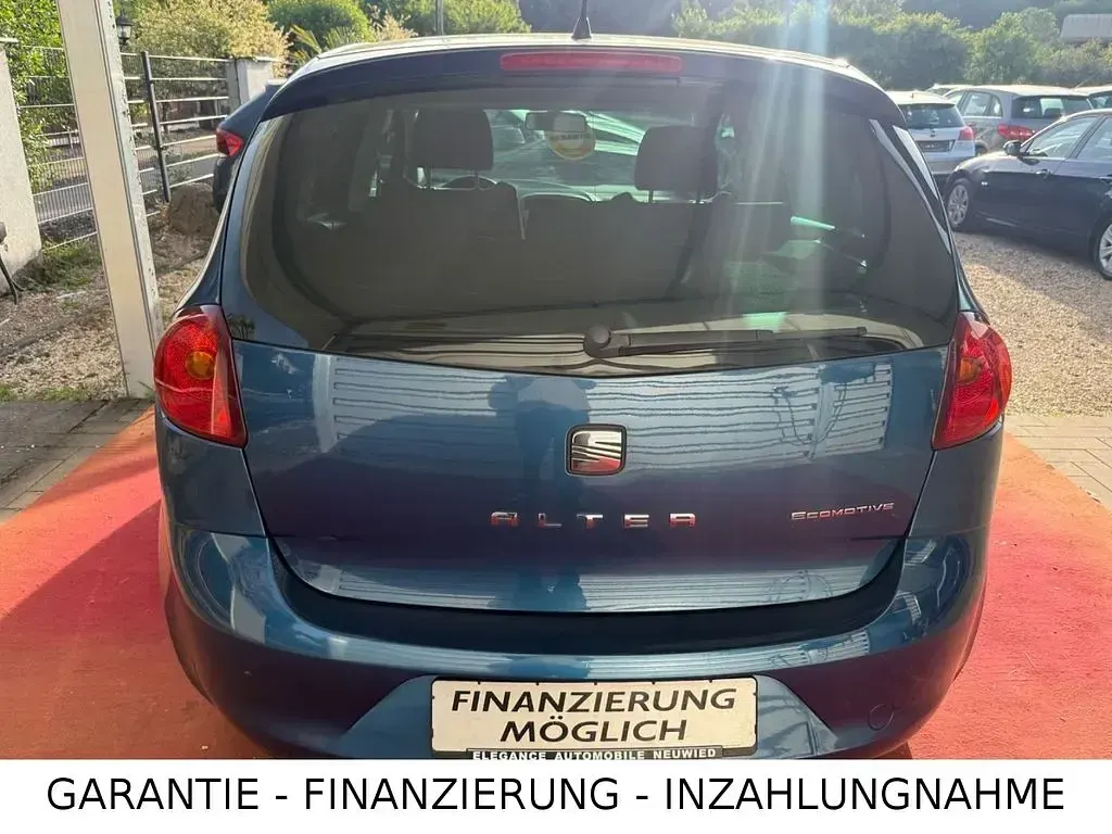 Gebraucht Seat Altea 105 PS (77 kW) 2015 Blau Limousine