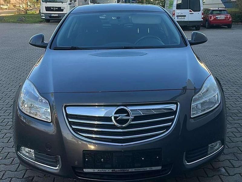 Gebraucht Opel Insignia Edition 116 PS (85 kW) 2009 Karbongrau Limousine