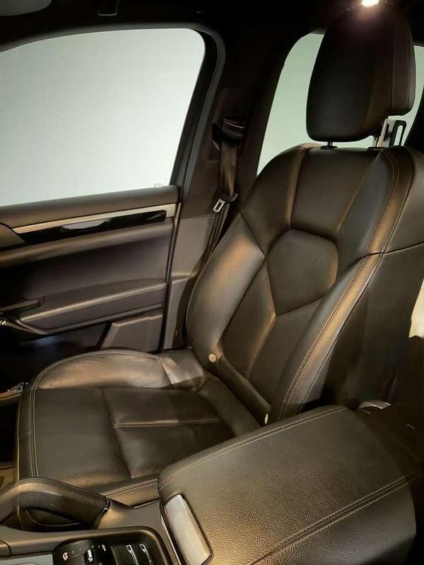 Gebraucht Porsche Cayenne 239 PS (175 kW) 2011 SUV