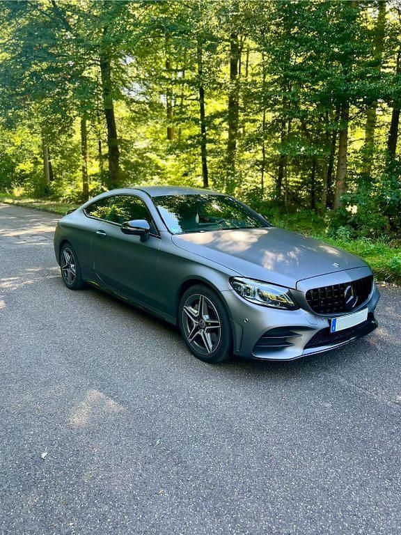 Gebraucht Mercedes C300 AMG line 258 PS (189 kW) 2020 Schwarz Coupé