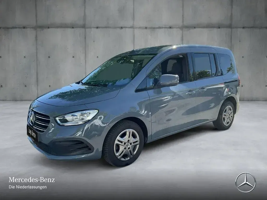 Gebraucht Mercedes T160 Style 95 PS (69 kW) 2024 Grau Van / Kleinbus