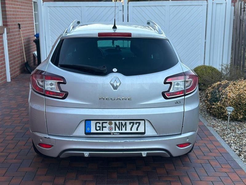 Gebraucht Renault Mégane III 106 PS (77 kW) 2009 Silber Limousine