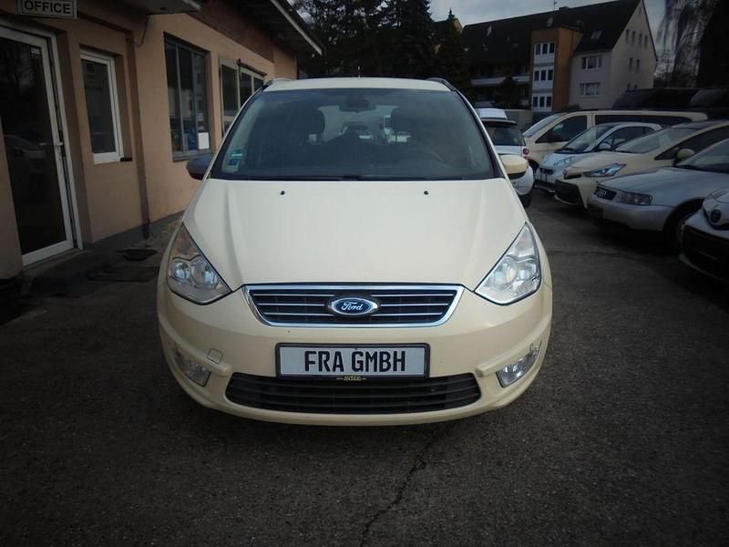 Gebraucht Ford Galaxy 140 PS (102 kW) 2013 Braun Van / Kleinbus