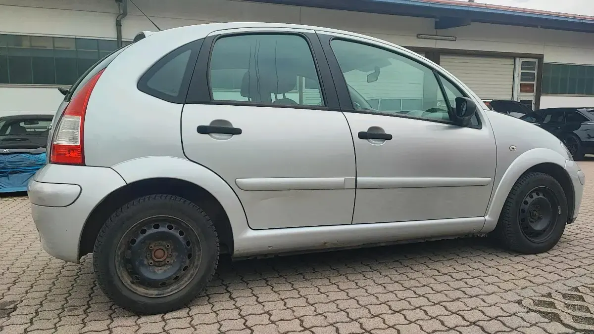 Usado Citroën C3 Comfort 60 CV (44 kW) 2007 Plateado Utilitario