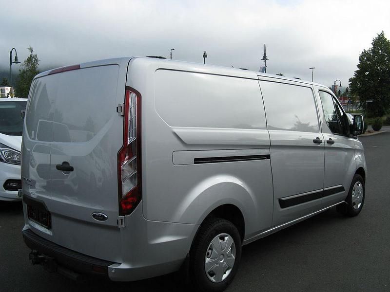 Gebraucht Ford Transit Custom 131 PS (96 kW) 2019 Silber Van / Kleinbus