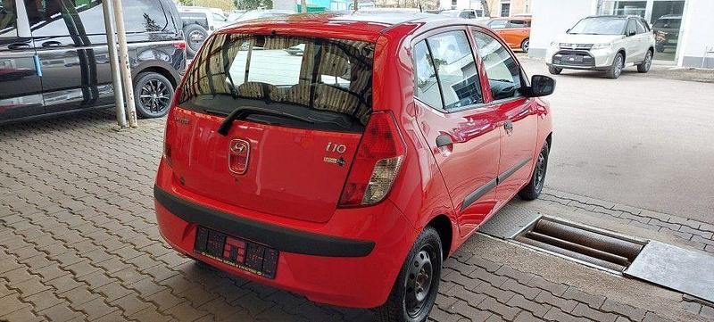 Gebraucht Hyundai i10 67 PS (49 kW) 2009 Rot Kleinwagen