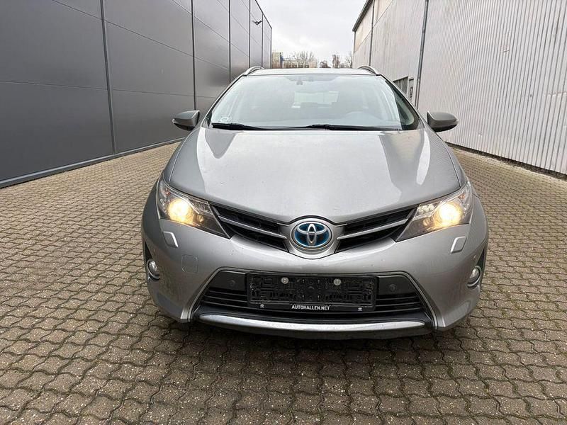 Gebraucht Toyota Auris Hybrid 99 PS (72 kW) 2014 Grau Limousine