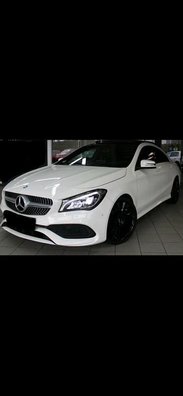 Weiß Gebraucht 2016 Mercedes CLA200 AMG line Coupé | 19.500 € (Fairer Preis) - Bild 1/1