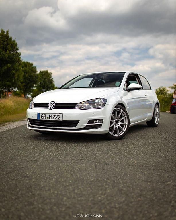 Weiß Gebraucht 2013 VW Golf VII Kleinwagen | 9.600 € (Fairer Preis) - Bild 1/3