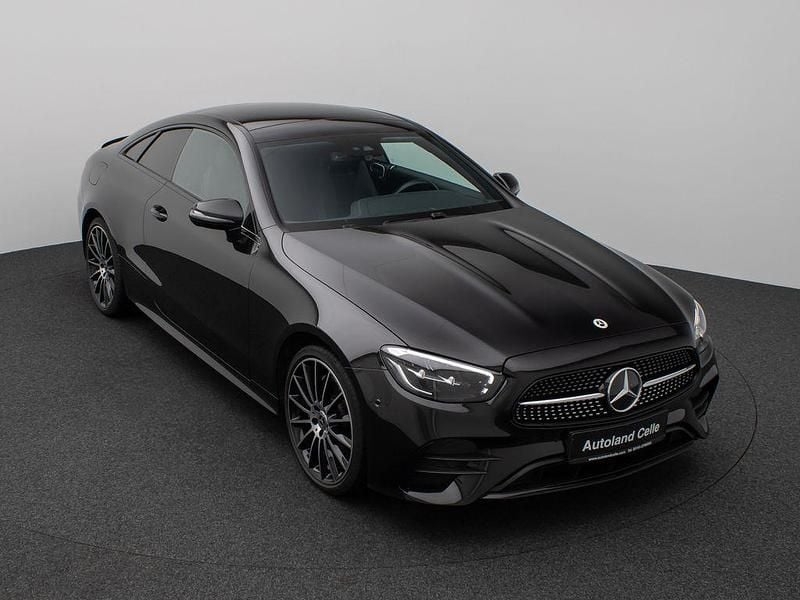 Gebraucht Mercedes E300 AMG 265 PS (194 kW) 2022 Schwarz Coupé