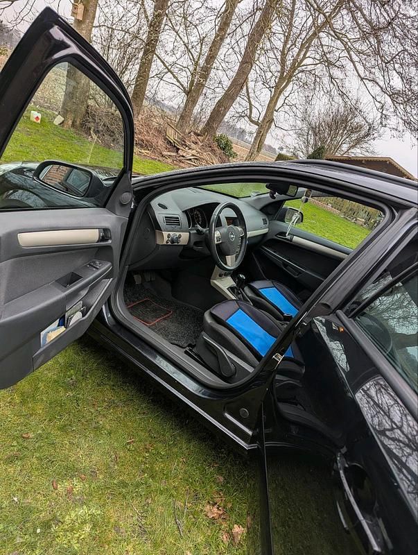 Usata Opel Astra 90 CV (66 kW) 2008 Nero Station wagon