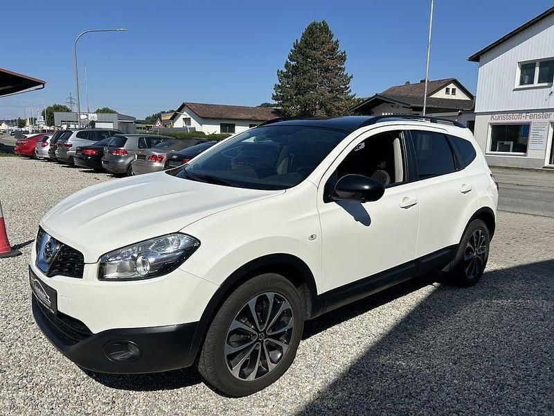 Brilliant white (m) Gebraucht 2013 Nissan Qashqai +2 360º SUV | 8.990 € (Fairer Preis) - Bild 1/4