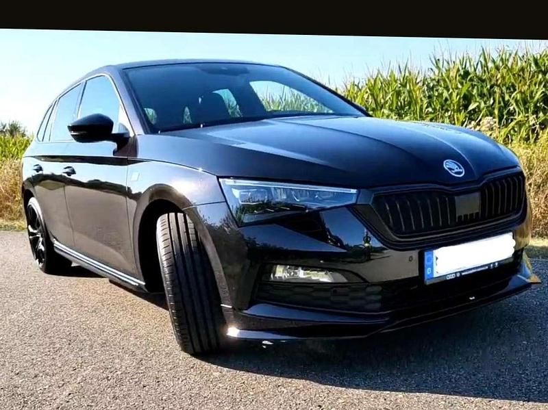 Schwarz Gebraucht 2021 Skoda Scala Kleinwagen | 23.500 € (Teuer) - Bild 1/4