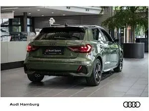 Neu Audi A1 207 PS (152 kW) 2026 Grün (distriktgrün metallic/mythosschwarz metallic) SUV
