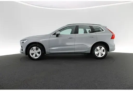 Używany Volvo XC60 Core 197 KM (144 kW) 2023 Szary SUV