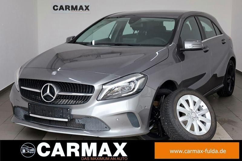 Grau Gebraucht 2016 Mercedes A200 Style Limousine | 15.800 € (Fairer Preis) - Bild 1/4