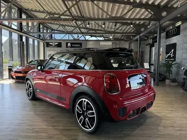 Second-hand Mini John Cooper Works 231 CP (169 kW) 2015 Roșu Hatchback
