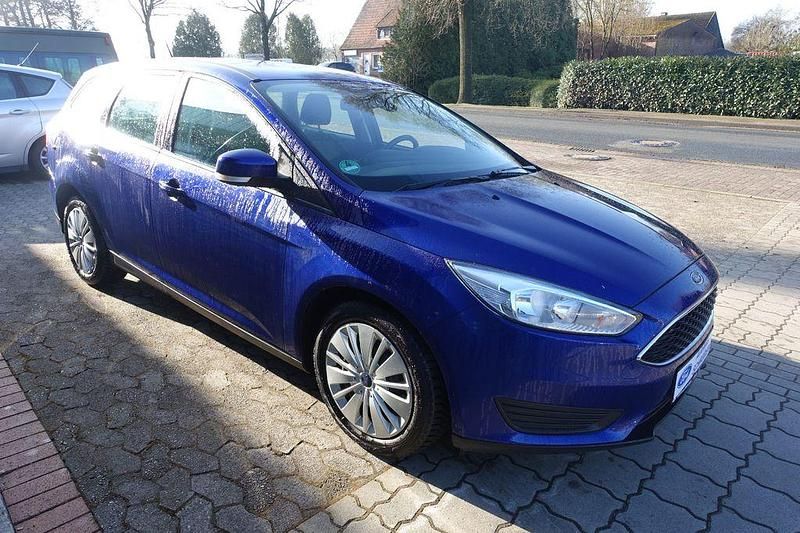 Gebraucht Ford Focus Trend 125 PS (91 kW) 2016 Blau Limousine