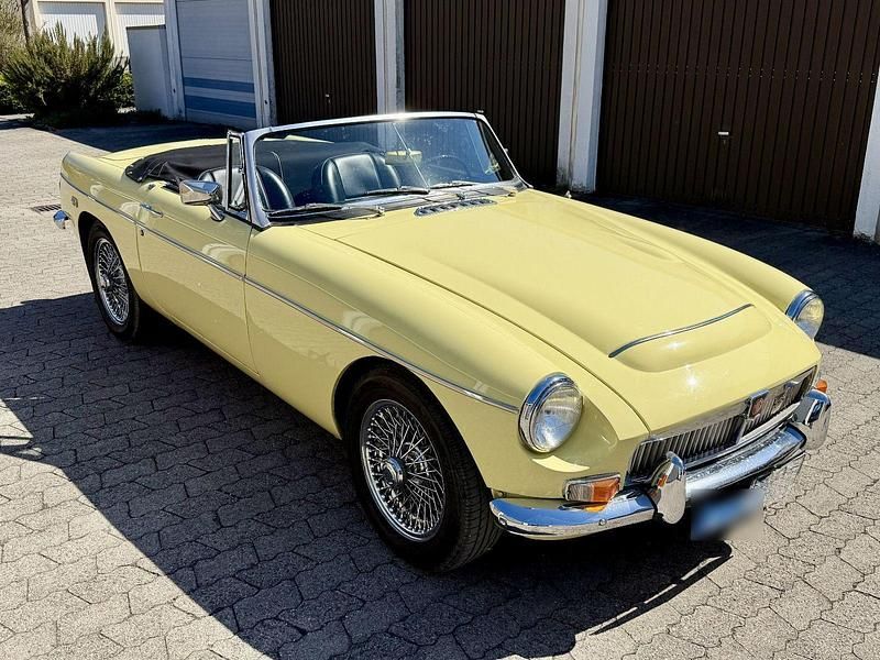Second-hand MG C 145 CP (106 kW) 1969 Galben Cabrio