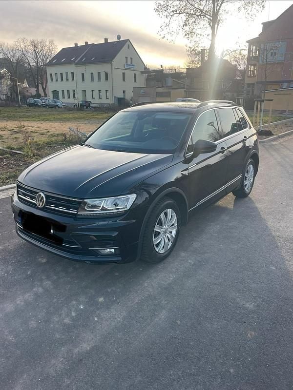 Schwarz Gebraucht 2019 VW Tiguan Comfortline SUV | 19.000 € (Fairer Preis) - Bild 1/4