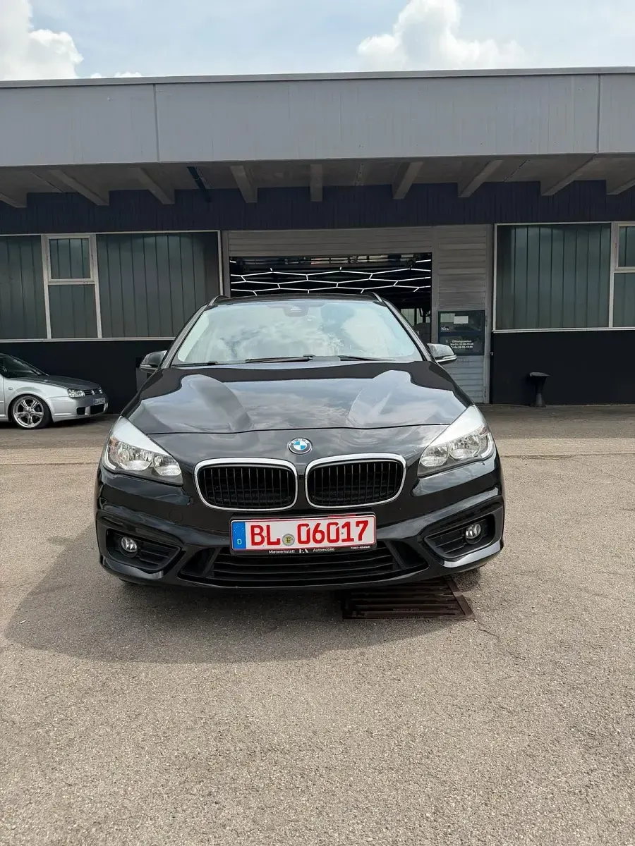 Gebraucht BMW 218 Active Tourer 150 PS (110 kW) 2015 Schwarz Van / Kleinbus