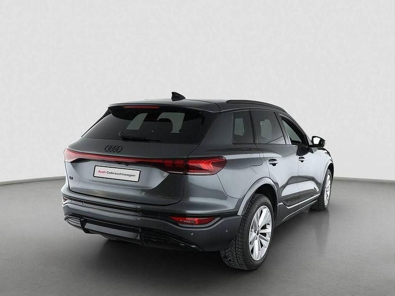 Gebraucht Audi Q6 e-tron S-Line 185 kW (252 PS) 2025 Daytonagrau perleffekt SUV