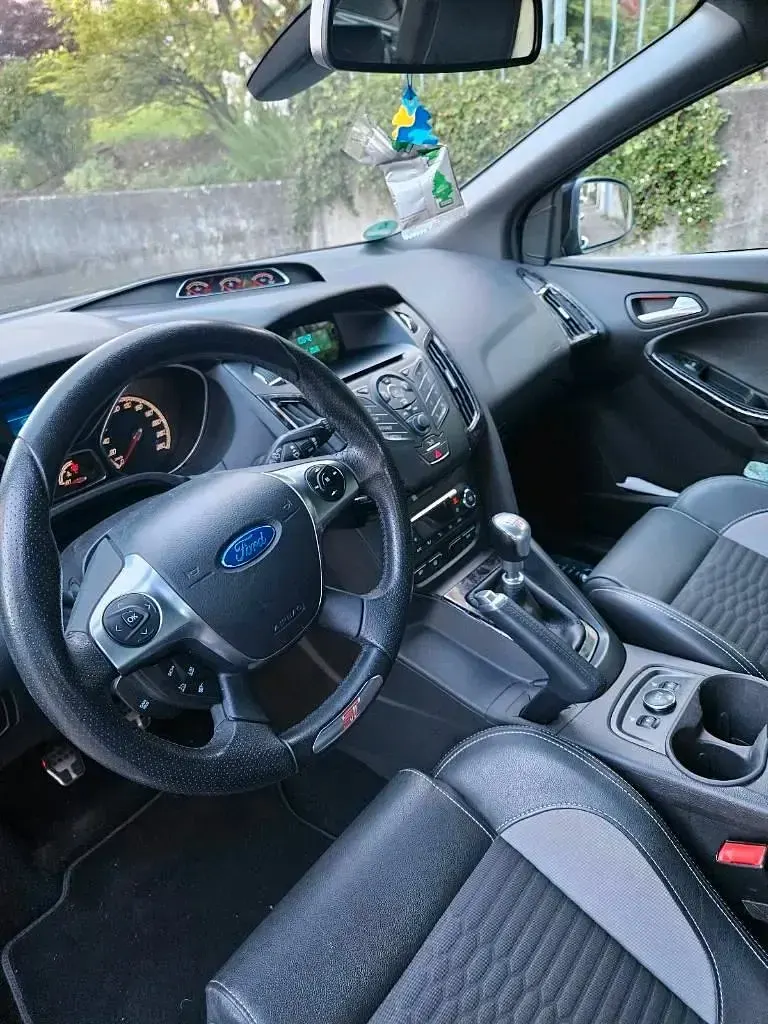 Gebraucht Ford Focus ST 250 PS (183 kW) 2013 Schwarz Limousine