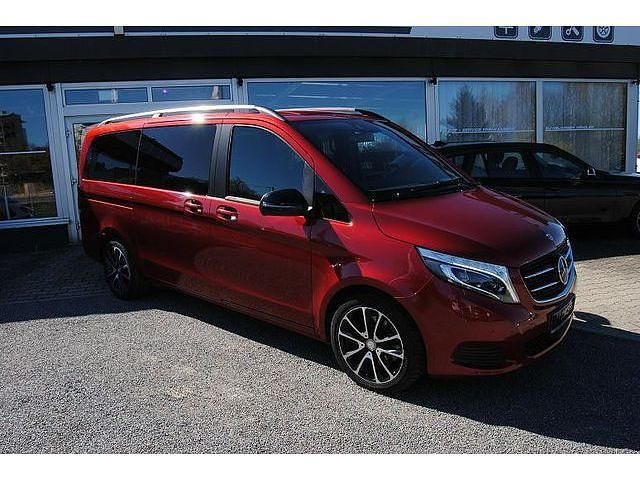 Gebraucht Mercedes V250 Edition 204 PS (150 kW) 2018 Rot Van / Kleinbus