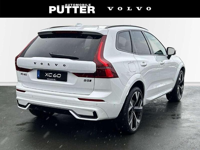 Neu Volvo XC60 Ultra 250 PS (183 kW) 2025 Metallic (weiss SUV