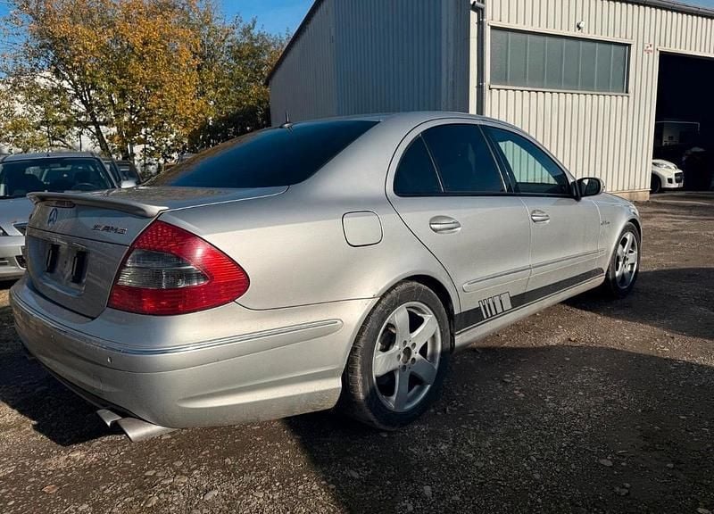 Gebraucht Mercedes E500 AMG 306 PS (225 kW) 2002 Silber Limousine
