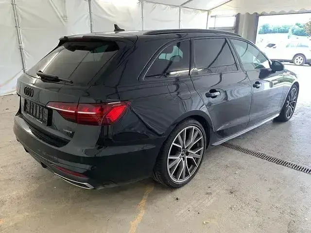 Gebraucht Audi A4 S-Line 204 PS (150 kW) 2022 Mythosschwarz metallic Kombi