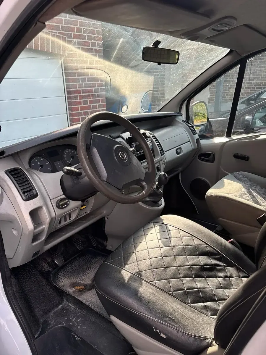 Gebraucht Opel Vivaro 101 PS (74 kW) 2005 Weiß Van / Kleinbus