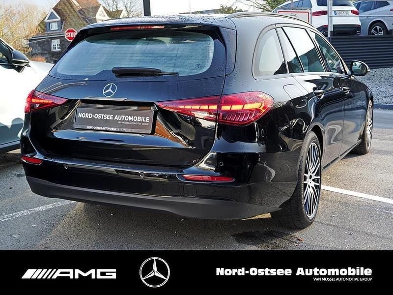 Gebraucht Mercedes C180 170 PS (125 kW) 2023 Unilack schwarz Kombi