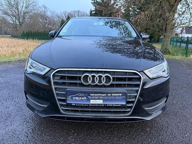 Schwarz Gebraucht 2014 Audi A3 Ambiente Limousine | 5.950 € (Superpreis) - Bild 1/4