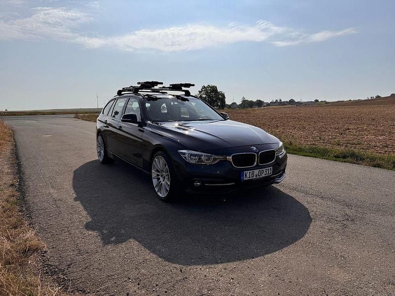 Gebraucht BMW 330 Shadowline 258 PS (189 kW) 2016 Blau Kombi