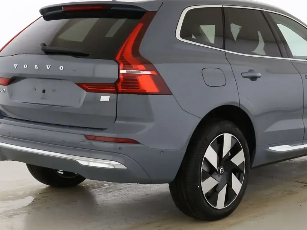 Gebraucht Volvo XC60 Plus 455 PS (334 kW) 2024 Thunder grey / metallic SUV