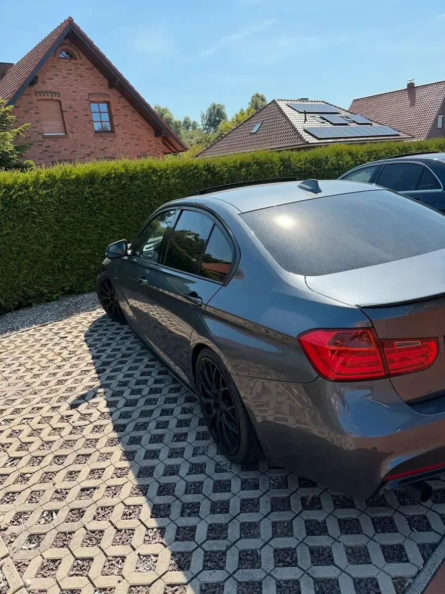 Gebraucht BMW 320 M Sport 184 PS (135 kW) 2012 Grau Limousine