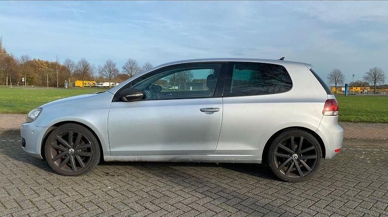 Silber Gebraucht 2008 VW Golf VI Comfortline Limousine | 5.600 € (Fairer Preis) - Bild 1/4