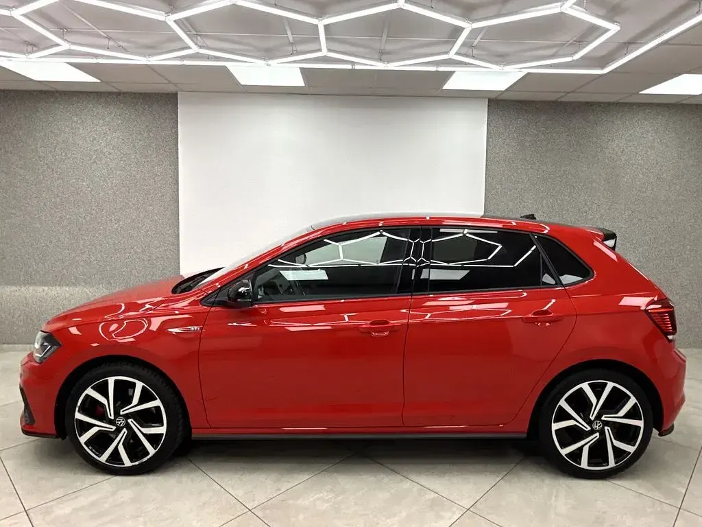 Gebraucht VW Polo Select 207 PS (152 kW) 2022 Flashrot Kleinwagen