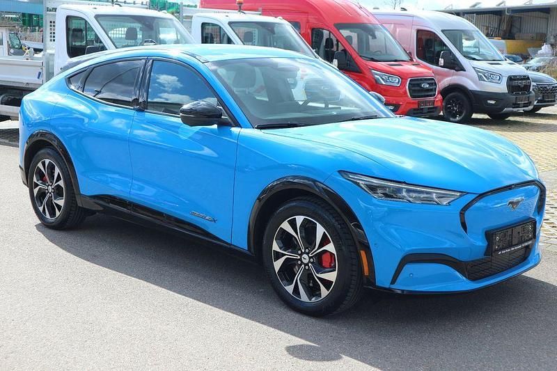 Gebraucht Ford Mustang Mach-E Extended Range 258 kW (351 PS) 2024 Blau SUV
