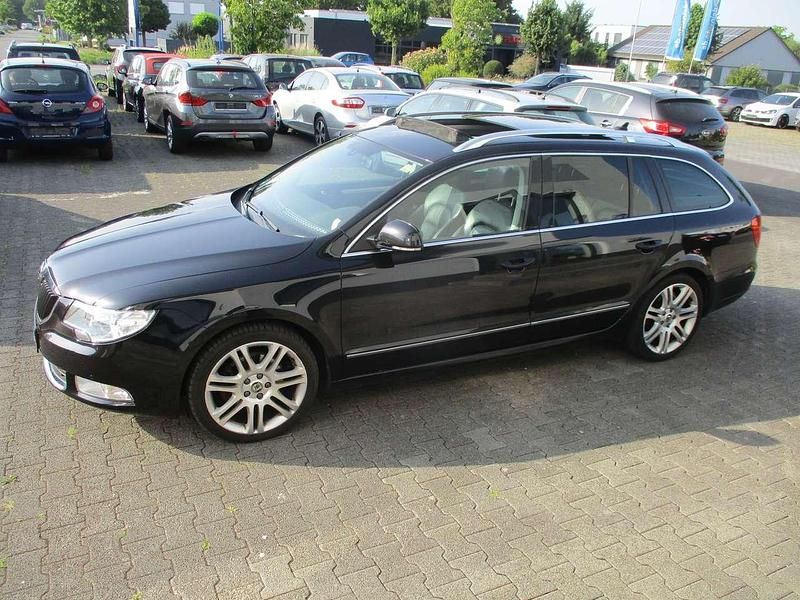Schwarz Gebraucht 2010 Skoda Superb Elegance Kombi | 6.750 € (Guter Preis) - Bild 1/4