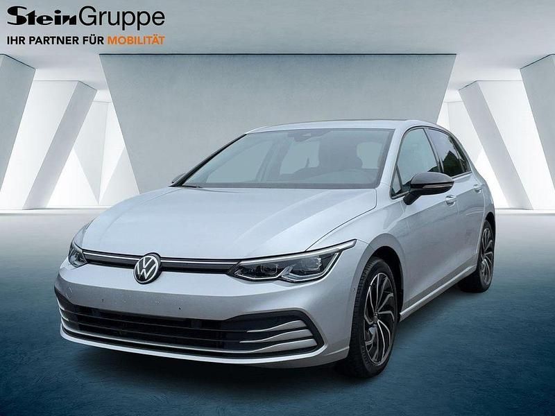 Silber Gebraucht 2021 VW Golf VIII United Limousine | 21.314 € (Guter Preis) - Bild 1/4