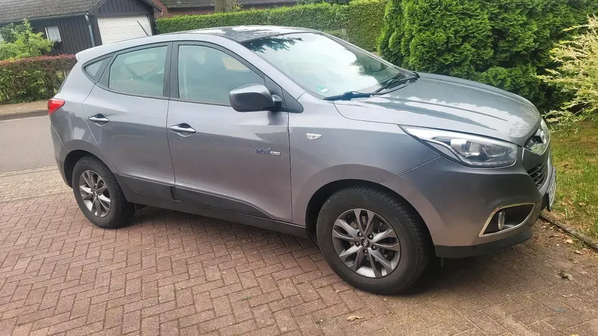 Gebraucht Hyundai Tucson 135 PS (99 kW) 2015 Grau SUV