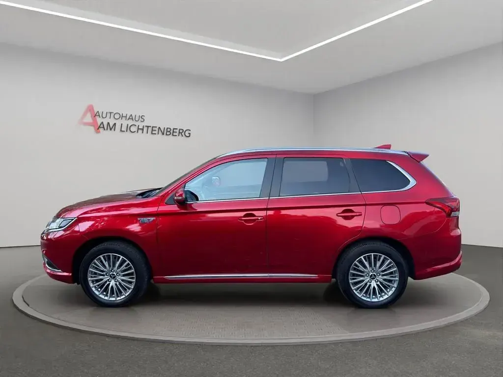 Gebraucht Mitsubishi Outlander P-HEV 135 PS (99 kW) 2021 D) (rot SUV