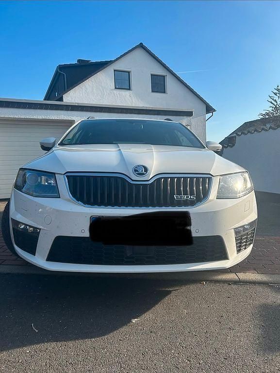 Weiß Gebraucht 2014 Skoda Octavia RS Kombi | 16.299 € (Etwas zu teuer) - Bild 1/4